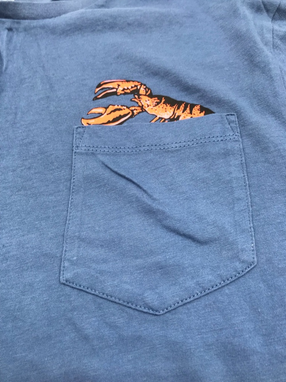 NEW MEN'S M J CREW ESSENTIAL LOBSTER GRAPHIC POCKET T-SHIRT - Picture 2 of 6